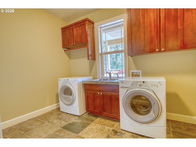 52831 Nw FIVE PEAK Ter, Scappoose, OR 97056