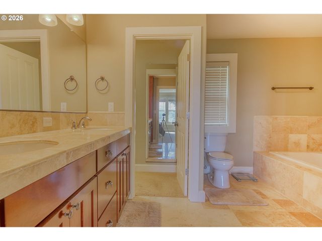 52831 Nw FIVE PEAK Ter, Scappoose, OR 97056