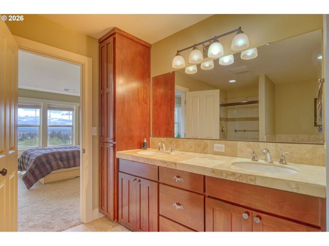 52831 Nw FIVE PEAK Ter, Scappoose, OR 97056