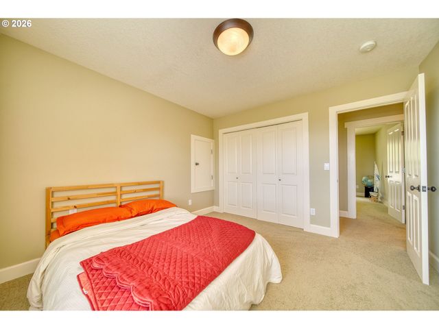 52831 Nw FIVE PEAK Ter, Scappoose, OR 97056
