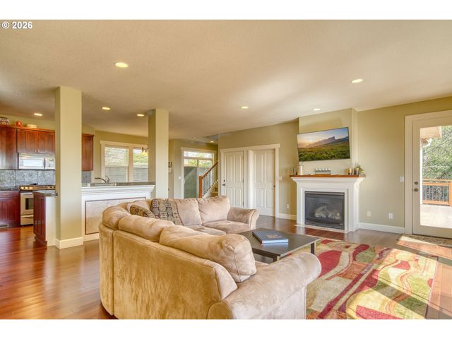 52831 Nw FIVE PEAK Ter, Scappoose, OR 97056