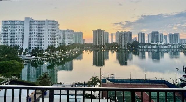 2750 NE 183rd Street 709, Aventura, FL 33160