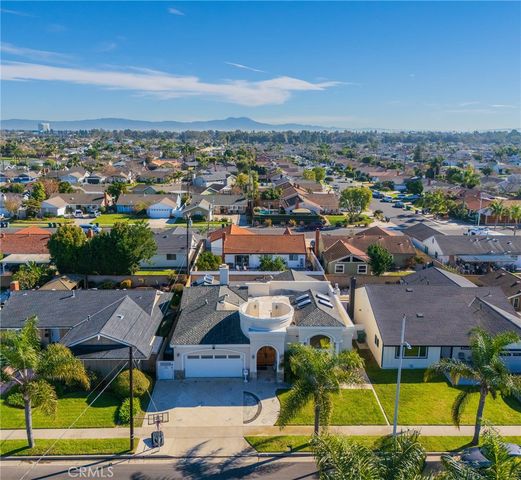 17762 Prescott Lane, Huntington Beach, CA 92647