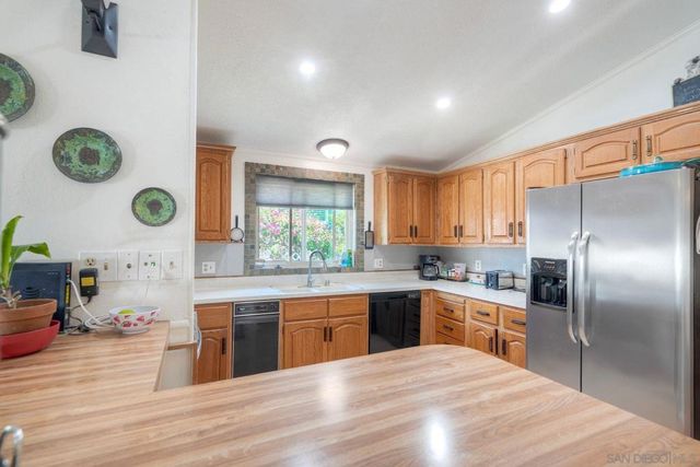 1192 Via Santa Paulo, Vista, CA 92081