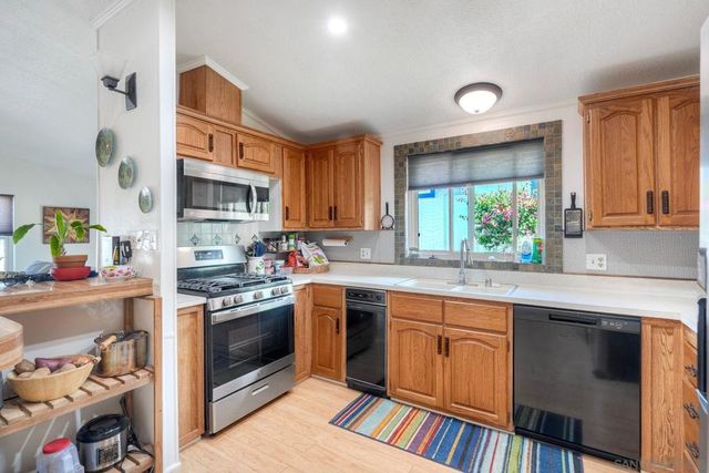 1192 Via Santa Paulo, Vista, CA 92081