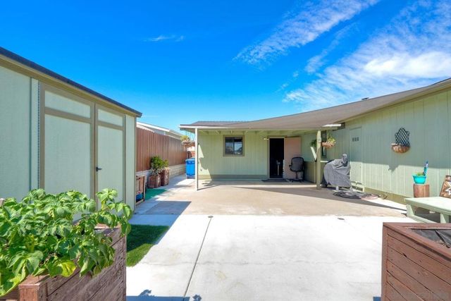 1192 Via Santa Paulo, Vista, CA 92081