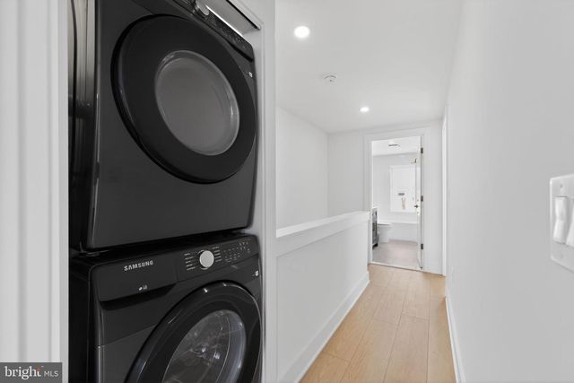 2033 S MILDRED ST, Philadelphia, PA 19148