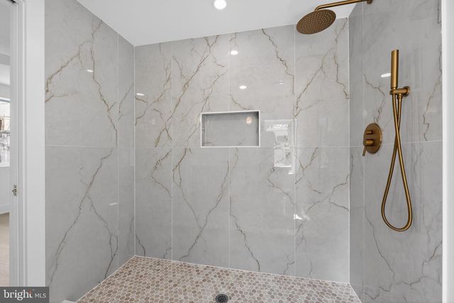 2033 S MILDRED ST, Philadelphia, PA 19148