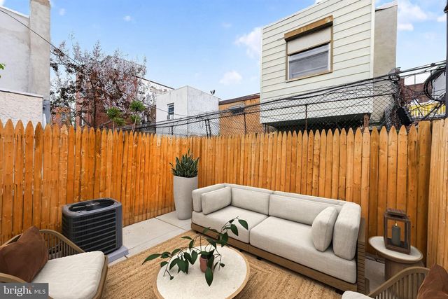 2033 S MILDRED ST, Philadelphia, PA 19148