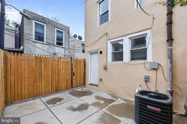 2033 S MILDRED ST, Philadelphia, PA 19148