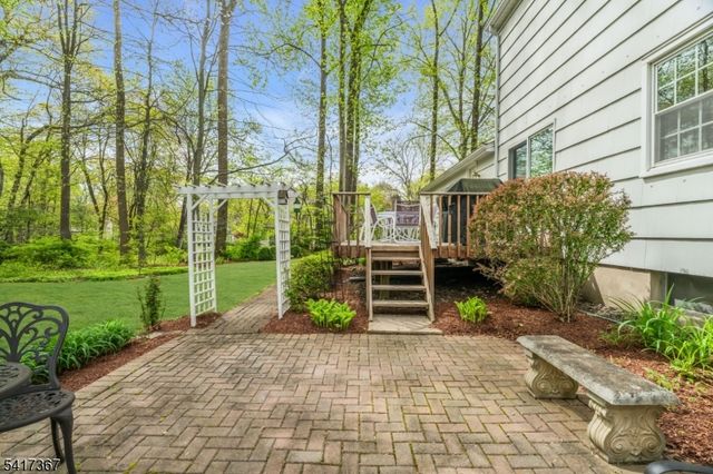 78 Ambar Pl, Bernardsville Boro, NJ 07924