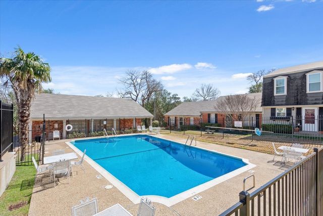 5226 Lake Shore Drive, Waco, TX 76710