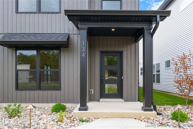 134 E Rock Lane, Clarksville, IN 47129