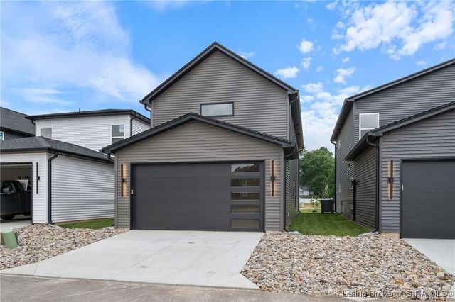 134 E Rock Lane, Clarksville, IN 47129