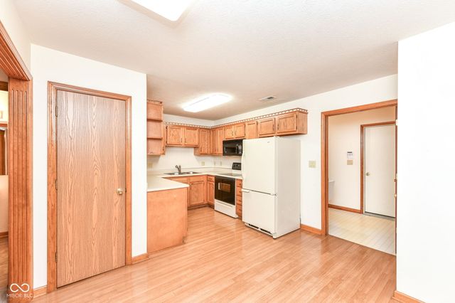 8214 Bentley Farms Drive, Indianapolis, IN 46259