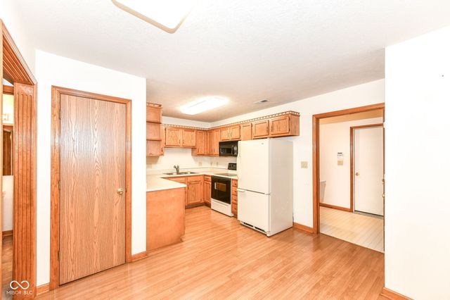 8214 Bentley Farms Drive, Indianapolis, IN 46259