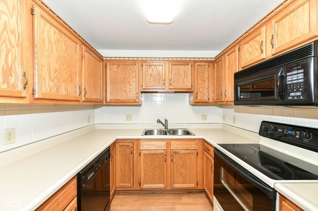 8214 Bentley Farms Drive, Indianapolis, IN 46259