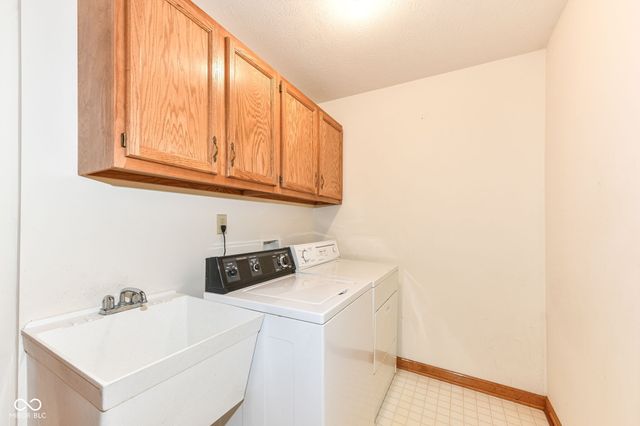 8214 Bentley Farms Drive, Indianapolis, IN 46259