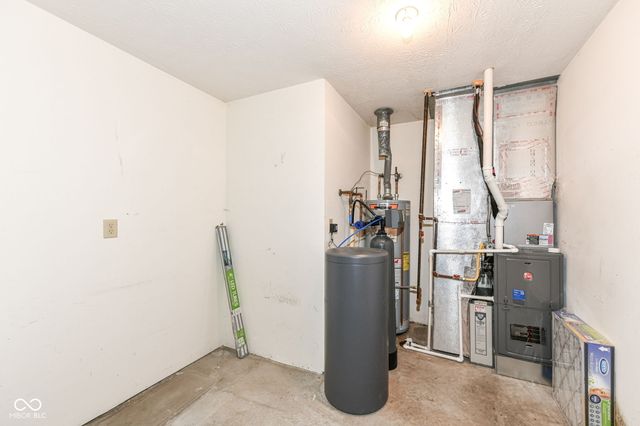 8214 Bentley Farms Drive, Indianapolis, IN 46259