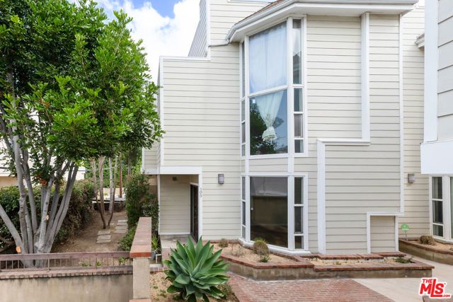 1717 Stoner Avenue 105, Los Angeles, CA 90025