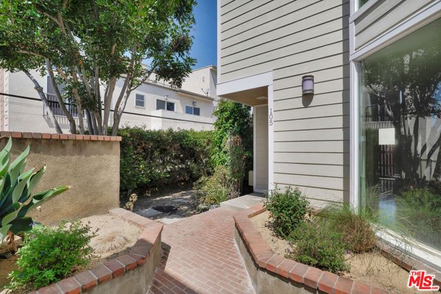 1717 Stoner Avenue 105, Los Angeles, CA 90025