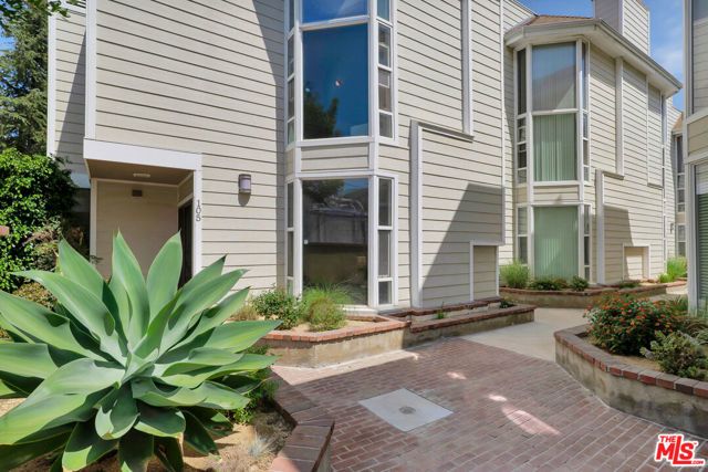 1717 Stoner Avenue 105, Los Angeles, CA 90025