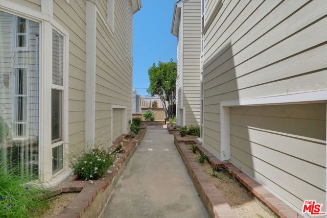 1717 Stoner Avenue 105, Los Angeles, CA 90025
