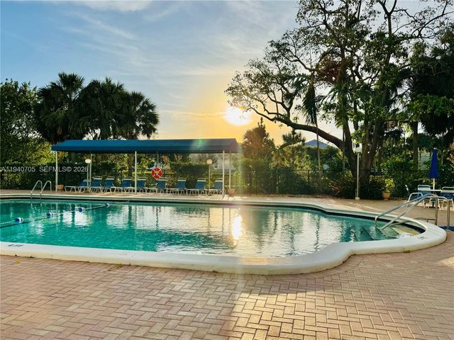 4001 Hillcrest Dr 509, Hollywood, FL 33021