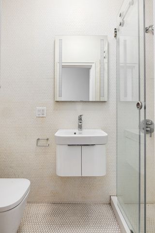 40 E 63RD Street, New York City, NY 10065