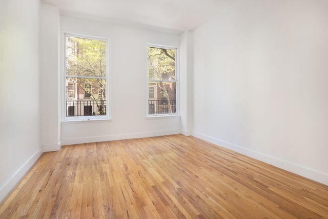 40 E 63RD Street, New York City, NY 10065