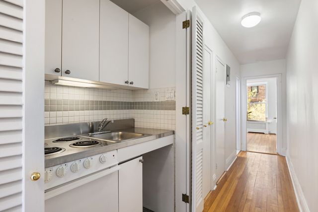 40 E 63RD Street, New York City, NY 10065