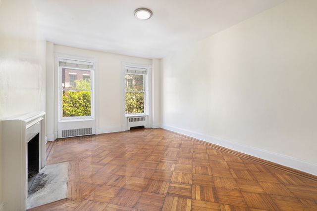 40 E 63RD Street, New York City, NY 10065