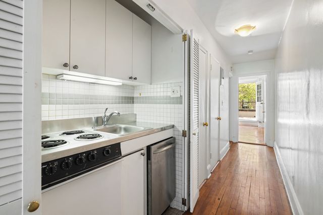 40 E 63RD Street, New York City, NY 10065