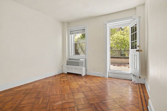 40 E 63RD Street, New York City, NY 10065