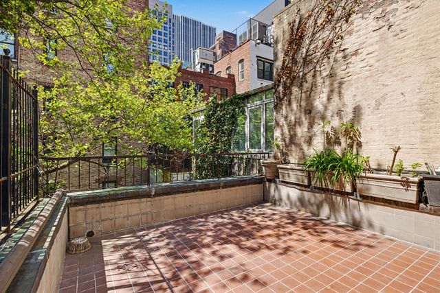 40 E 63RD Street, New York City, NY 10065