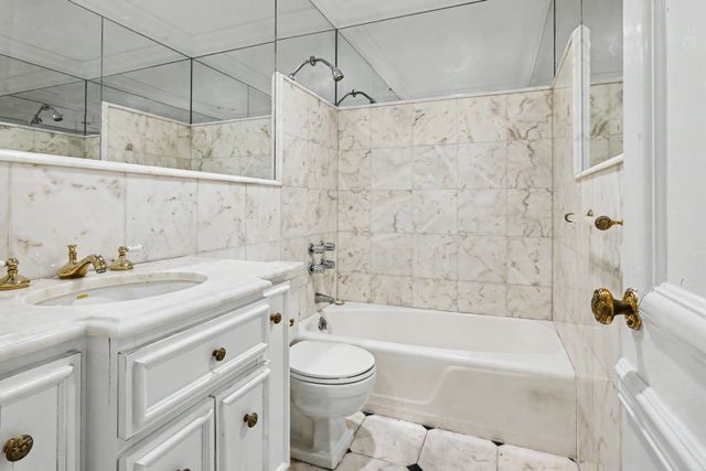 40 E 63RD Street, New York City, NY 10065