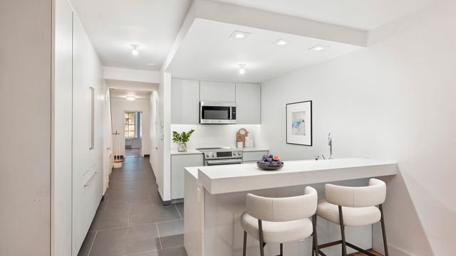 40 E 63RD Street, New York City, NY 10065