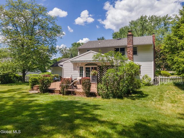 17 Northgate Drive, Guilderland, NY 12203