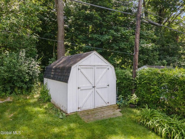 17 Northgate Drive, Guilderland, NY 12203