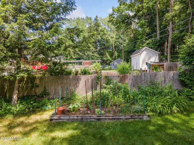 17 Northgate Drive, Guilderland, NY 12203