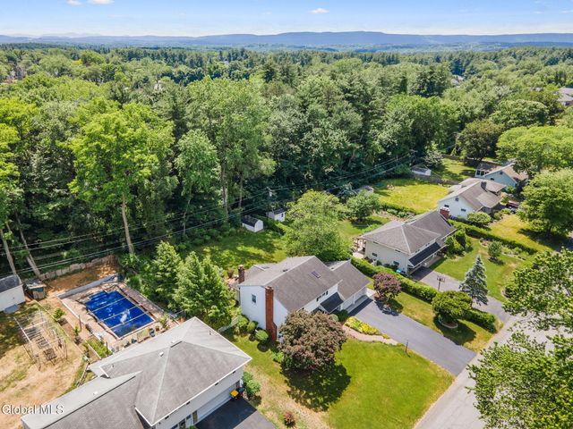 17 Northgate Drive, Guilderland, NY 12203