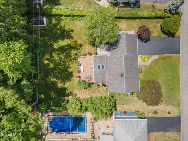 17 Northgate Drive, Guilderland, NY 12203