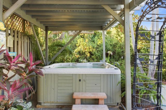 1905 Meadow Court, Palm Springs, FL 33406