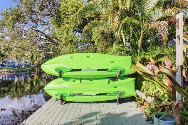 1905 Meadow Court, Palm Springs, FL 33406