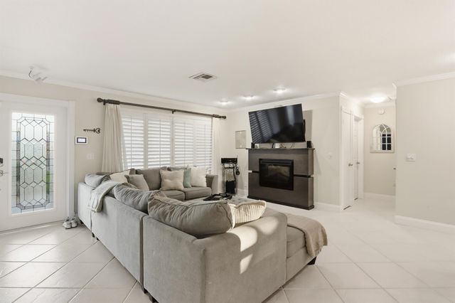 1905 Meadow Court, Palm Springs, FL 33406