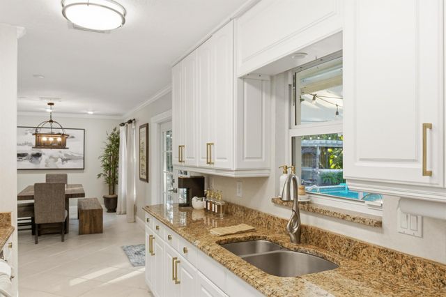 1905 Meadow Court, Palm Springs, FL 33406