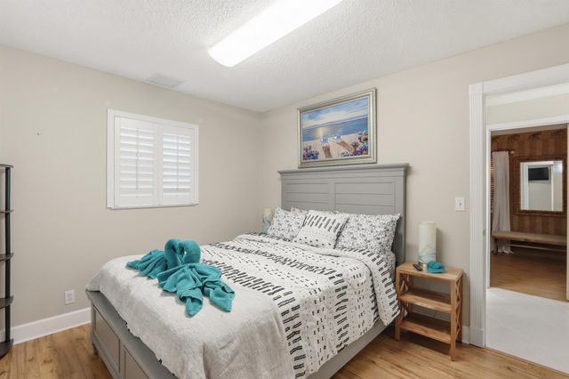 1905 Meadow Court, Palm Springs, FL 33406