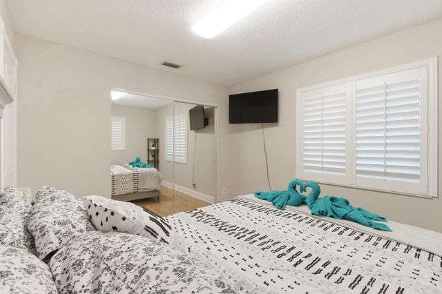 1905 Meadow Court, Palm Springs, FL 33406