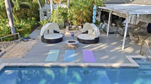 1905 Meadow Court, Palm Springs, FL 33406