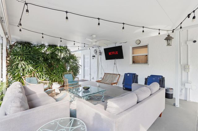 1905 Meadow Court, Palm Springs, FL 33406